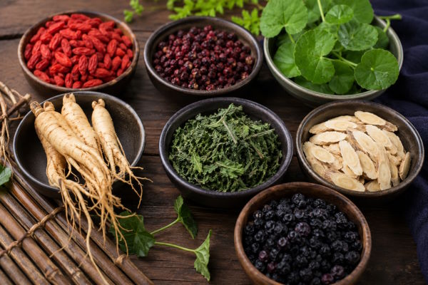 Pilier 3 : Le Rééquilibrage Hormonal